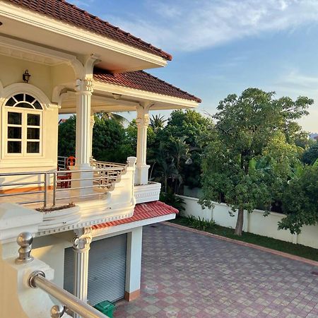 Lotus Blanc Homestay Villa Battambang Exterior photo