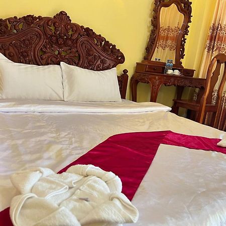 Lotus Blanc Homestay Villa Battambang Exterior photo