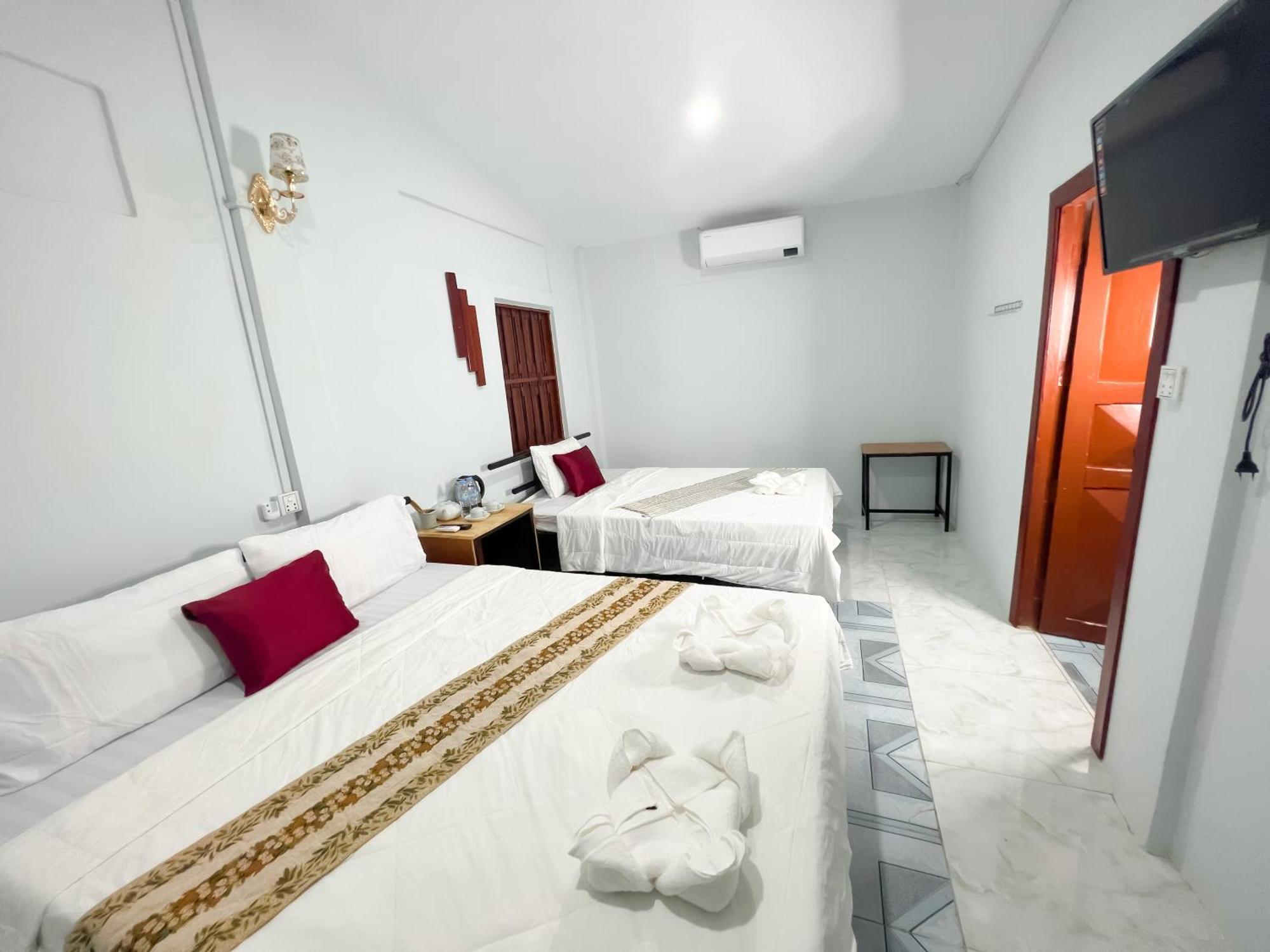 Lotus Blanc Homestay Villa Battambang Exterior photo