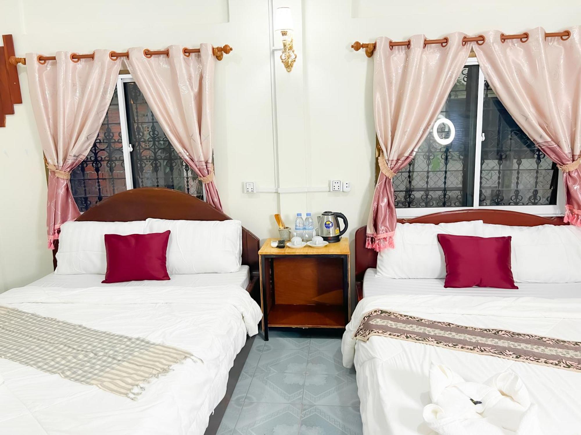 Lotus Blanc Homestay Villa Battambang Exterior photo