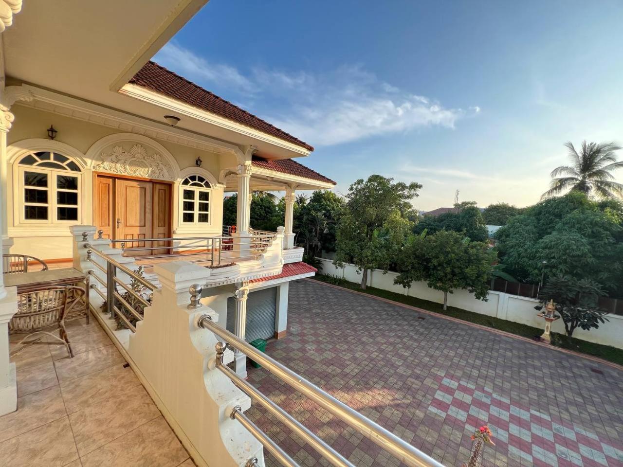 Lotus Blanc Homestay Villa Battambang Exterior photo