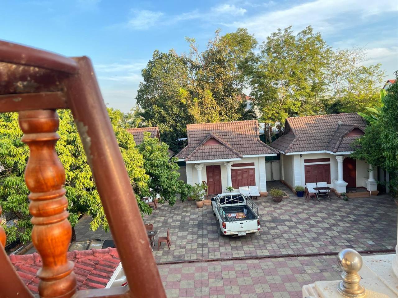 Lotus Blanc Homestay Villa Battambang Exterior photo
