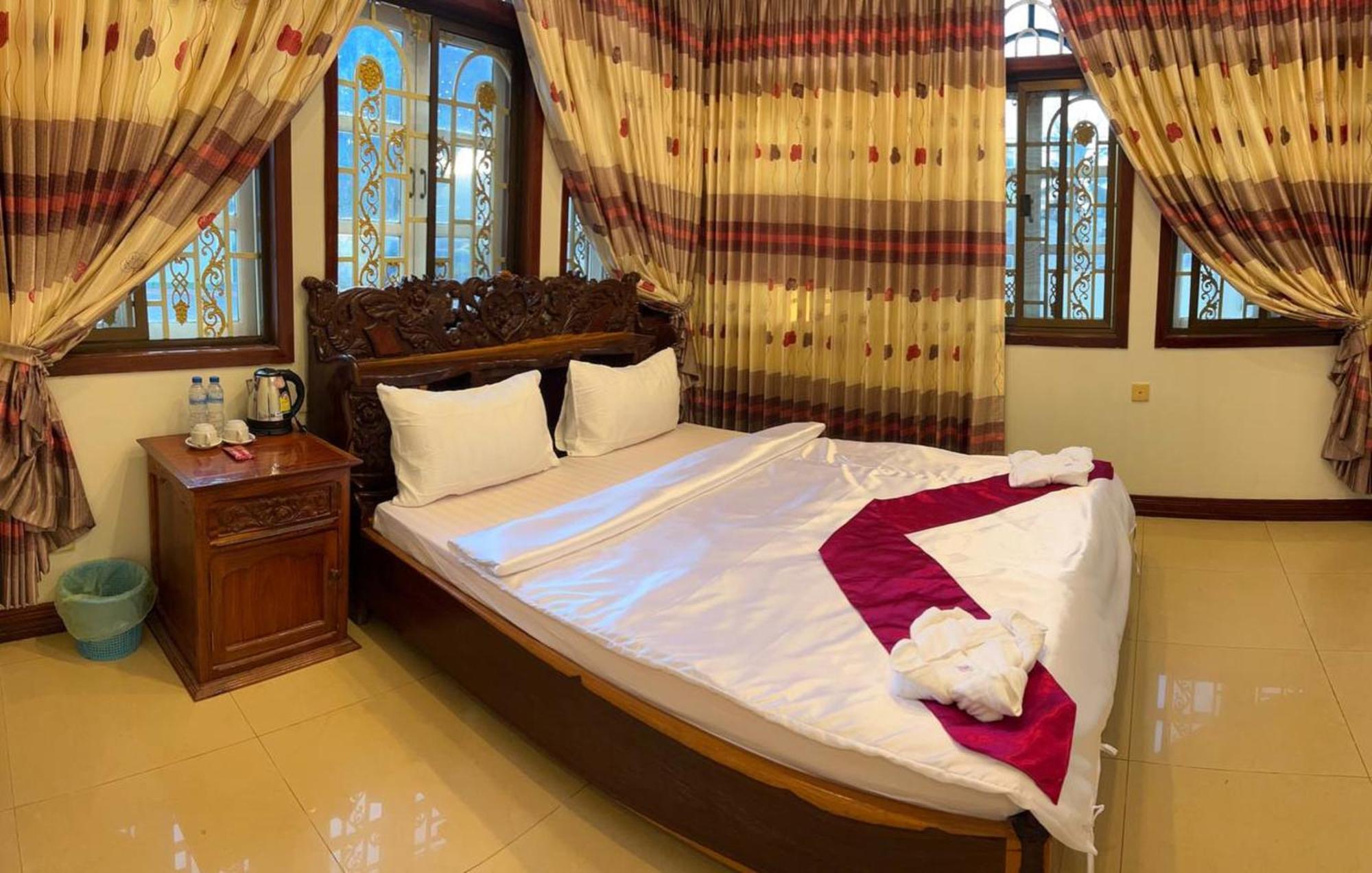 Lotus Blanc Homestay Villa Battambang Exterior photo