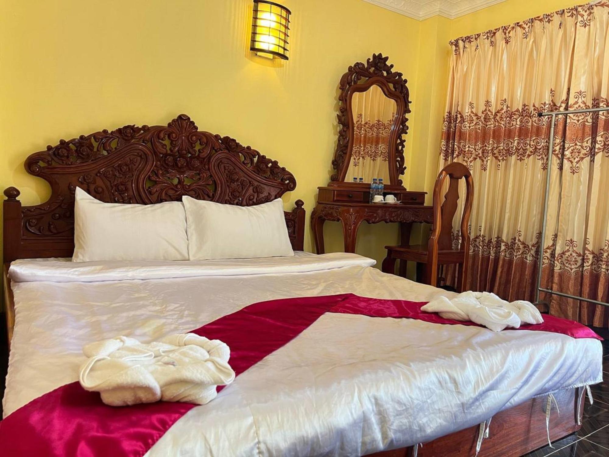 Lotus Blanc Homestay Villa Battambang Exterior photo